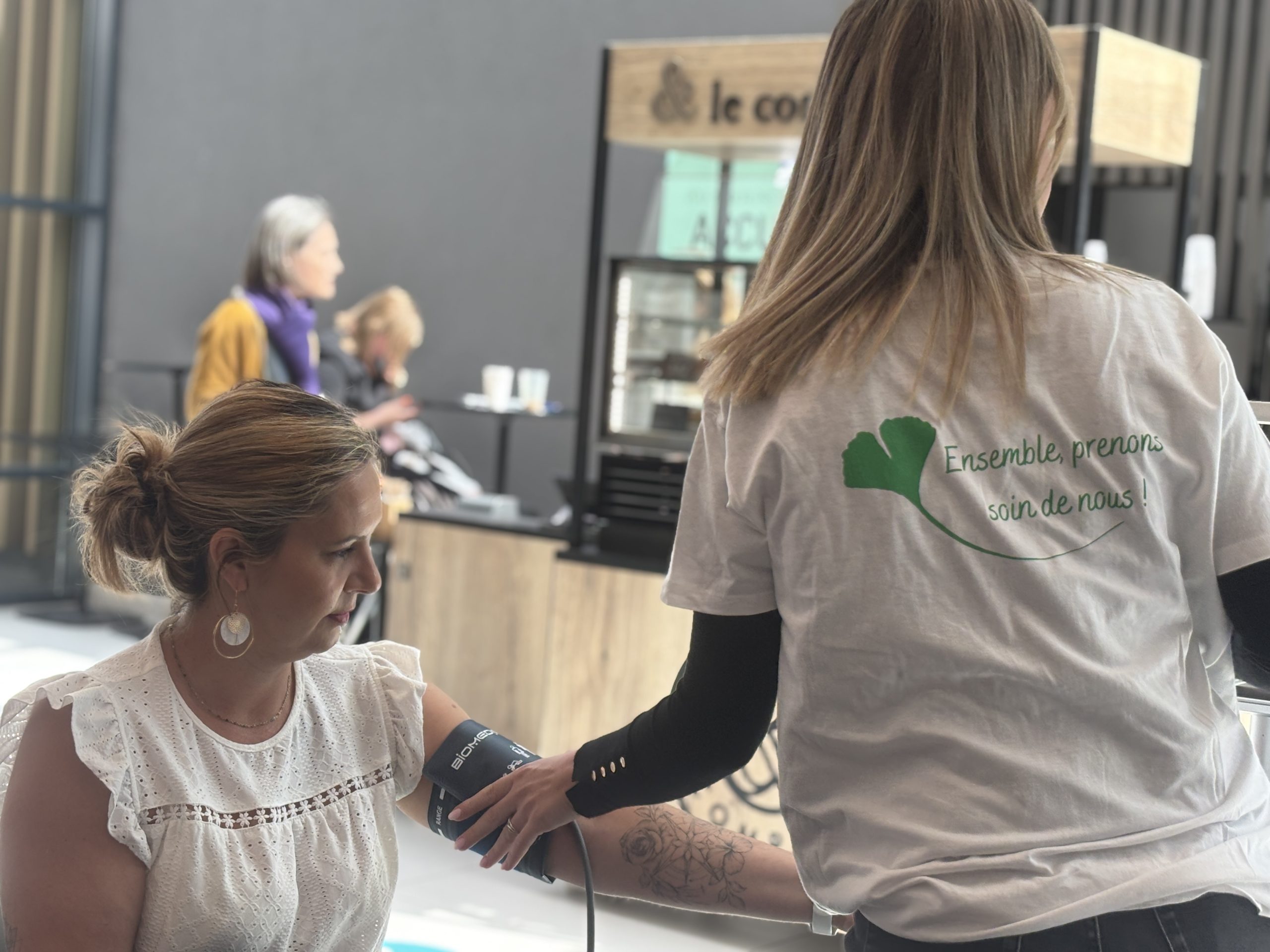 Stand prise de paramètres lors de la journée de dépistage de l'hypertension artérielle